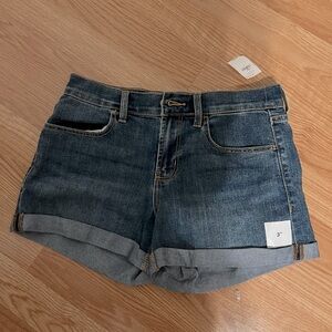 New with tags Old Navy ladies 3 inch shorts sz 2.